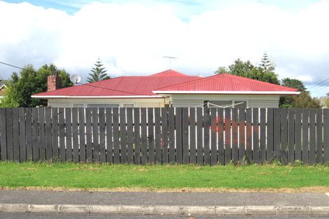 Photo of property in 53 Totara Road, Te Atatu Peninsula, Auckland, 0610