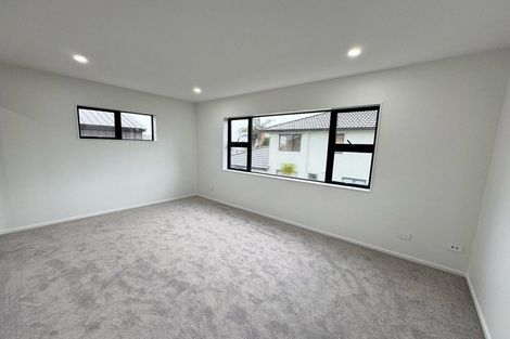 Photo of property in 9/90 Picasso Drive, West Harbour, Auckland, 0618