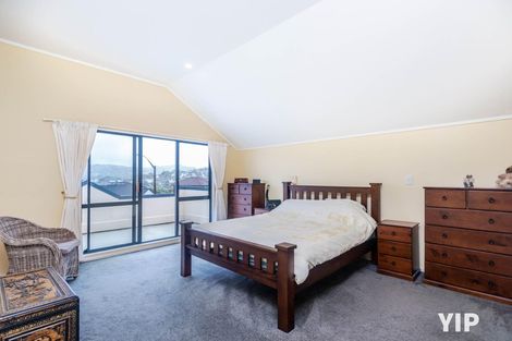 Photo of property in 132 Westchester Drive, Churton Park, Wellington, 6037