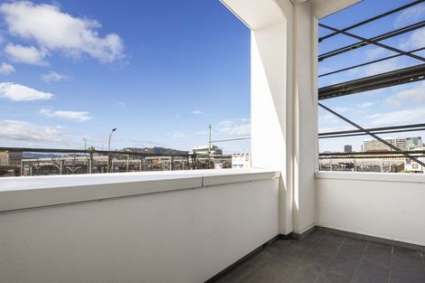 Photo of property in Stadium Garden Flats, 115/107 Thorndon Quay, Pipitea, Wellington, 6011