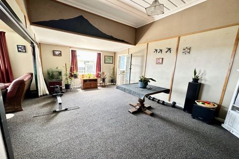 Photo of property in 58 Seymour Street, Waitara, 4320