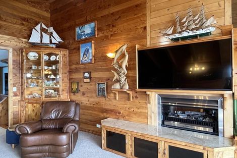 Photo of property in 18 Sir George Back Street, Opua, 0200