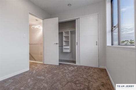 Photo of property in 31 Kuaha Road, Massey, Auckland, 0614