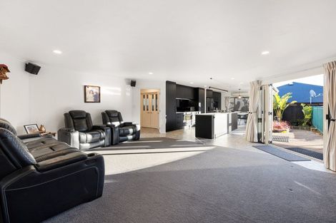 Photo of property in 17 Strathconnan Court, Rototuna, Hamilton, 3210