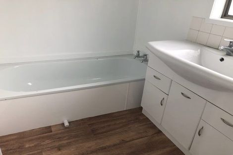 Photo of property in 38 Dissmeyer Drive, Clover Park, Auckland, 2019