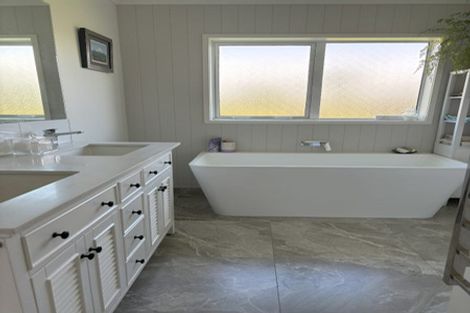 Photo of property in 60 Turangi Road, Motunui, Waitara, 4383