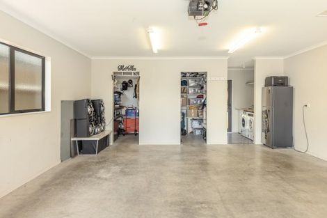 Photo of property in 22 Bluewater Place, Paraparaumu, 5032