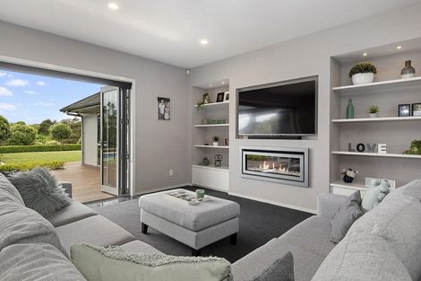 Photo of property in 27 Amokura Crescent, Flagstaff, Hamilton, 3210