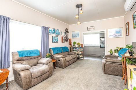 Photo of property in 143 Cornfoot Street, Castlecliff, Whanganui, 4501