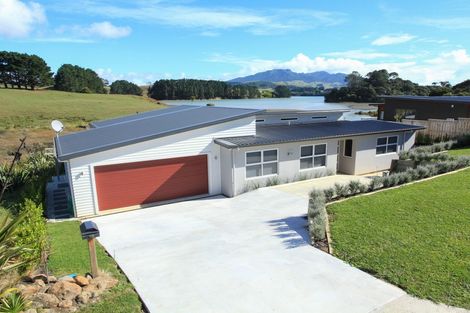 Photo of property in 19 Robertson Street, Raglan, 3225