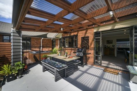 Photo of property in 78 Geneva Terrace, Kelvin Grove, Palmerston North, 4414