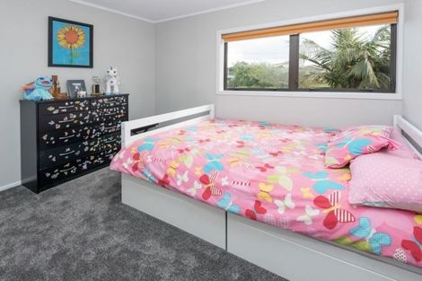 Photo of property in 3 Clendon Place, Manurewa, Auckland, 2102