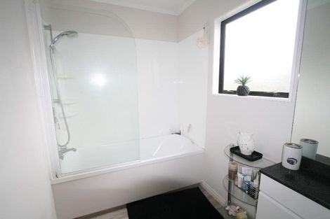 Photo of property in 2 Bracken Street, Petone, Lower Hutt, 5012