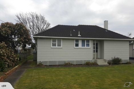 Photo of property in 19 Holland Crescent, Bulls, 4818