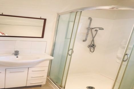 Photo of property in 4 Shirldale Place, Avonhead, Christchurch, 8042