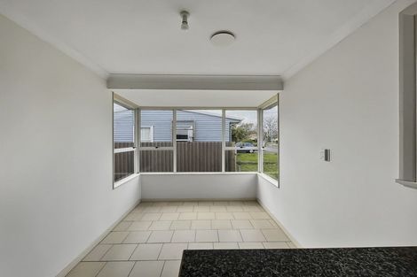 Photo of property in 2 Salford Place, Awapuni, Palmerston North, 4412