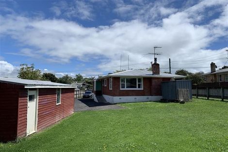 Photo of property in 39 Christmas Road, Manurewa, Auckland, 2102