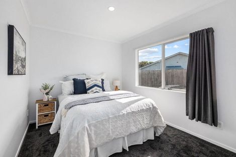 Photo of property in 16a Karaka Street, Otaki Beach, Otaki, 5512