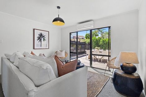 Photo of property in 64 Vintage Drive, Henderson, Auckland, 0612