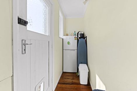 Photo of property in 8 Parsons Street, Vogeltown, New Plymouth, 4310