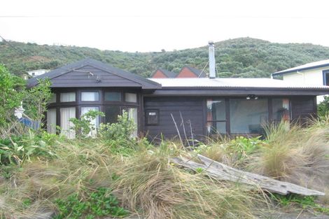 Photo of property in 84 The Esplanade, Houghton Bay, Wellington, 6023