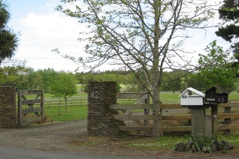 Photo of property in 42 Dysart Lane, Kumeu, 0891