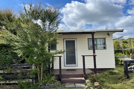 Photo of property in 346 Henderson Valley Road, Henderson Valley, Auckland, 0612