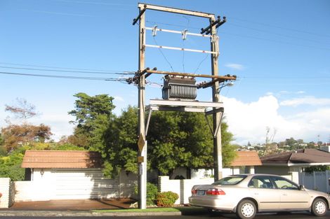 Photo of property in 126 Mellons Bay Road, Mellons Bay, Auckland, 2014