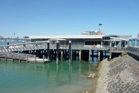 Photo of property in 14a Glade Place, Birkenhead, Auckland, 0626