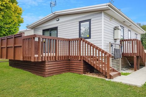 Photo of property in 68 Barrys Road, Glendene, Auckland, 0602