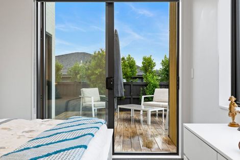 Photo of property in 8 Kuparu Lane, Red Beach, 0932