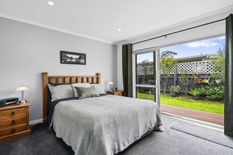 Photo of property in 1a Camp Street, Heretaunga, Upper Hutt, 5019