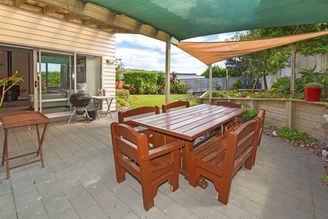 Photo of property in 6 Sumner Terrace, Aotea, Porirua, 5024