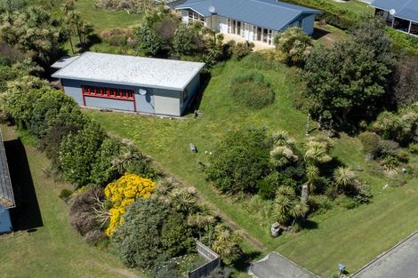 Photo of property in 42 Sarah Street, Waikawa Beach, Levin, 5573