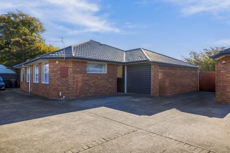 Photo of property in 17d Division Street, Riccarton, Christchurch, 8041