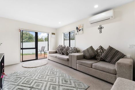 Photo of property in 1/36 West Coast Road, Glen Eden, Auckland, 0602