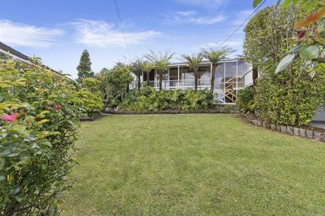 Photo of property in 29 Highland Avenue, Titirangi, Auckland, 0604