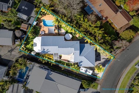 Photo of property in 32 The Circle, Manly, Whangaparaoa, 0930