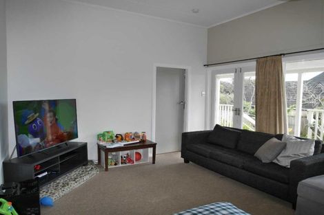 Photo of property in 92 Winara Avenue, Waikanae, 5036