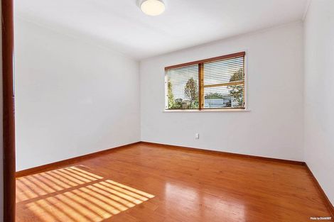 Photo of property in 57 La Rosa Street, Green Bay, Auckland, 0604