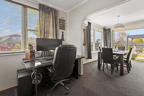 Photo of property in 1 Sutherland Crescent, Westbrook, Palmerston North, 4412