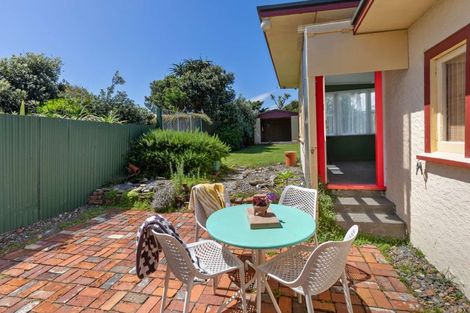 Photo of property in 20 Seafront Road, Castlecliff, Whanganui, 4501