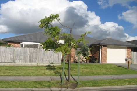 Photo of property in 2 Annamoe Place, East Tamaki, Auckland, 2013