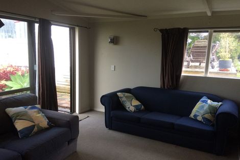 Photo of property in 13 Taioma Crescent, Te Atatu Peninsula, Auckland, 0610