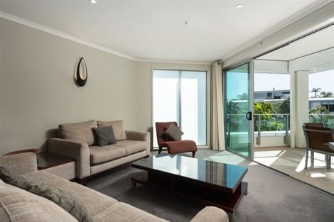 Photo of property in 136 Marine Parade, Bluff, 9814