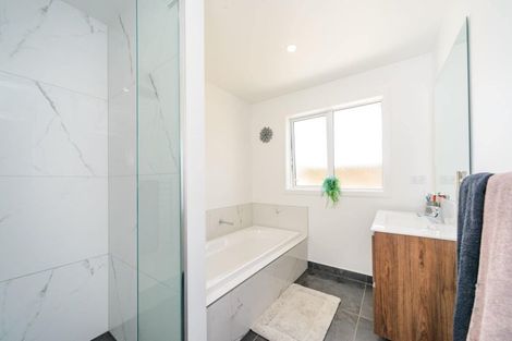 Photo of property in 47 Atlantic Drive, Fitzherbert, Palmerston North, 4410