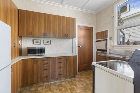 Photo of property in 22 Bayly Road, Moturoa, New Plymouth, 4310