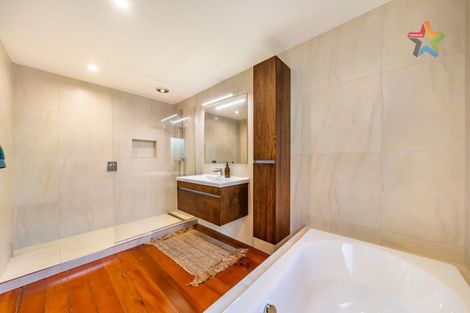 Photo of property in 100 Korokoro Road, Korokoro, Lower Hutt, 5012