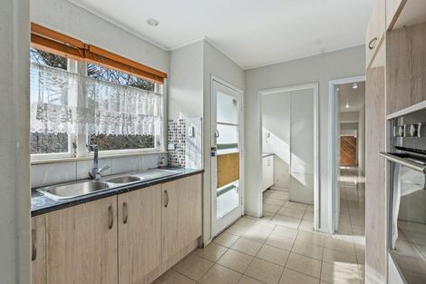 Photo of property in 2 Coburg Street, Henderson, Auckland, 0612