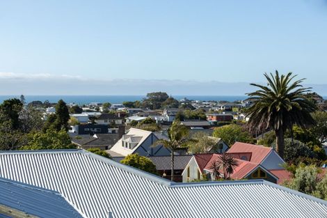 Photo of property in 8 Lismore Street, Strandon, New Plymouth, 4312